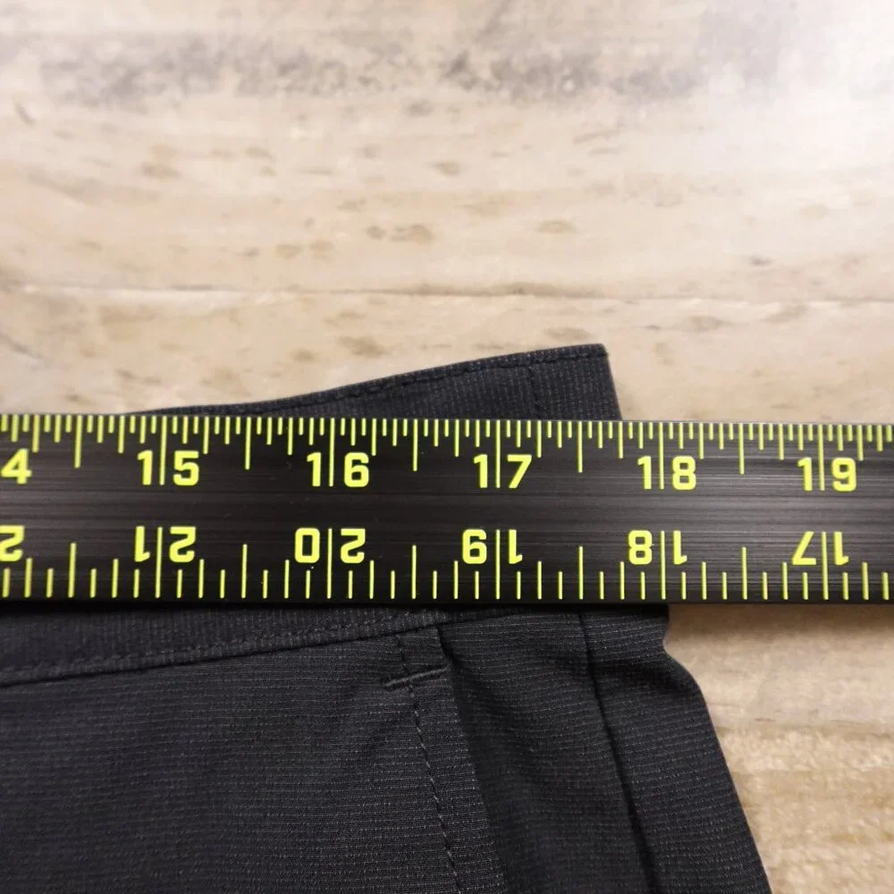 Banana Republic Black Stretch Shorts Men’s Size 38‎
